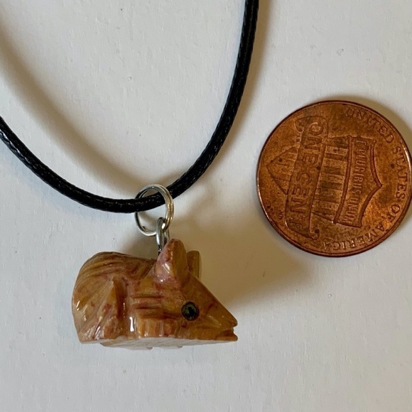 Soapstone Mouse Pendant Necklace Carved Pink Stone Miniature Animal Polished 18" - Picture 7 of 8